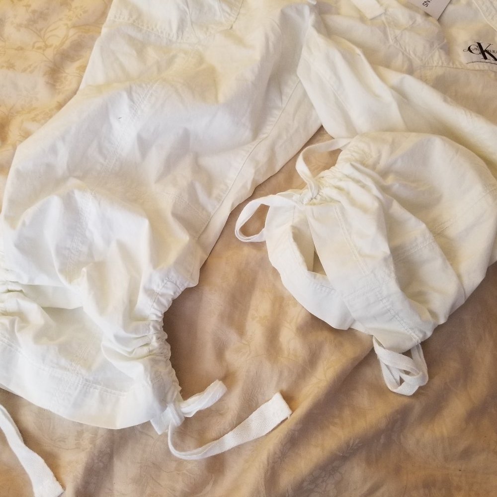 NWT 100% cotton lightweight capris white